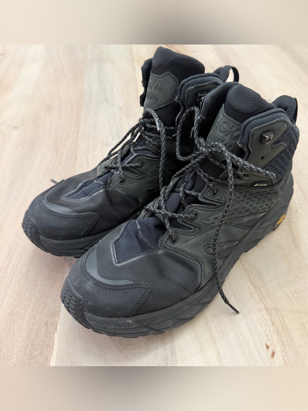 Hoka Anacapa 2 Mid GTX Men’s Size 11D Triple Black Mid-Cut Hiking Boots Comfort